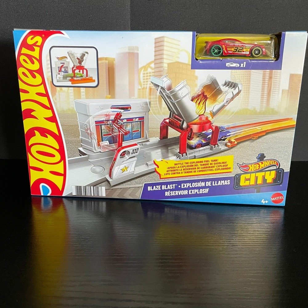 Hot Wheels Blaze Blast City Track Set Kids NIB Multicolor New Exploding Tank